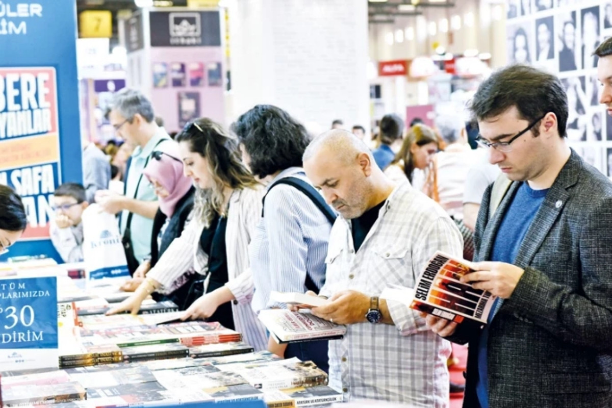 Alaçatı, 8–10 Mayıs’ta ilk kitap günleri etkinliğiyle edebiyat, sanat ve gastronomiyi buluşturacak