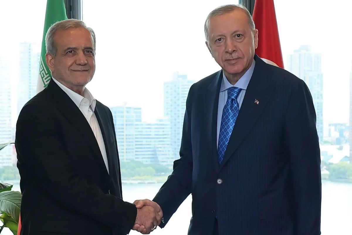 Erdoğan, Pezeşkiyan'la görüştü müzakerelerden istifade edilmesi gerektiğini söyledi