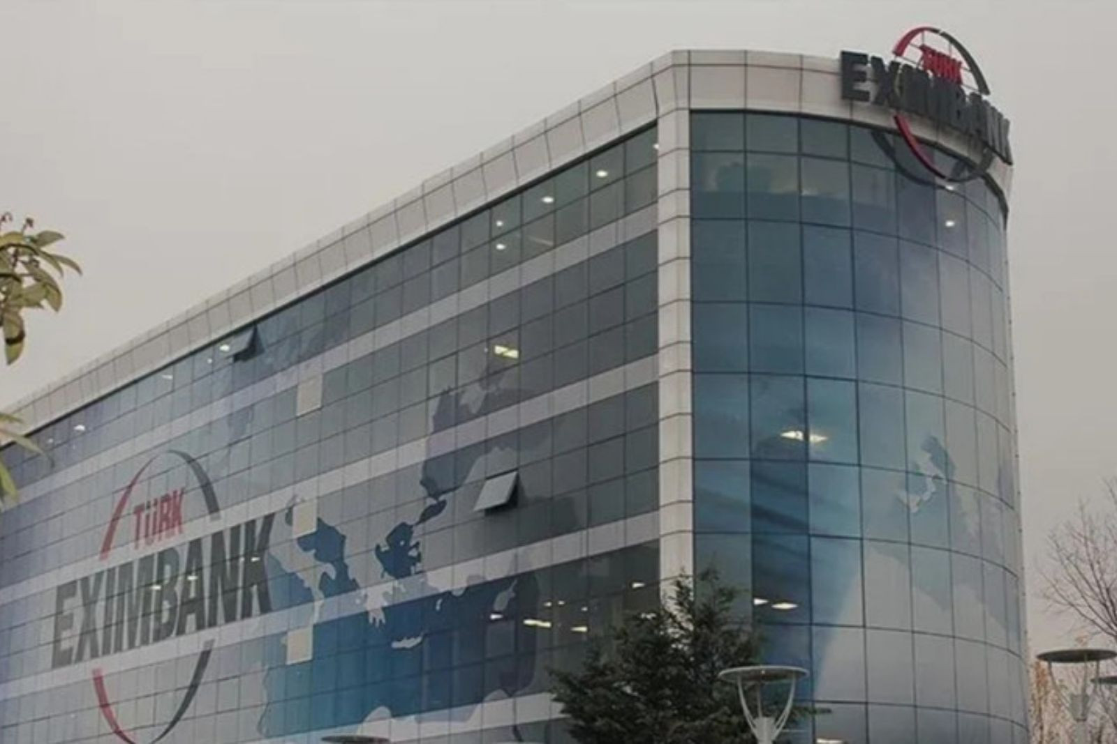 Türk Eximbank uluslararası bankalardan oluşan bir konsorsiyum ile 100 milyon euro finansman sağladı