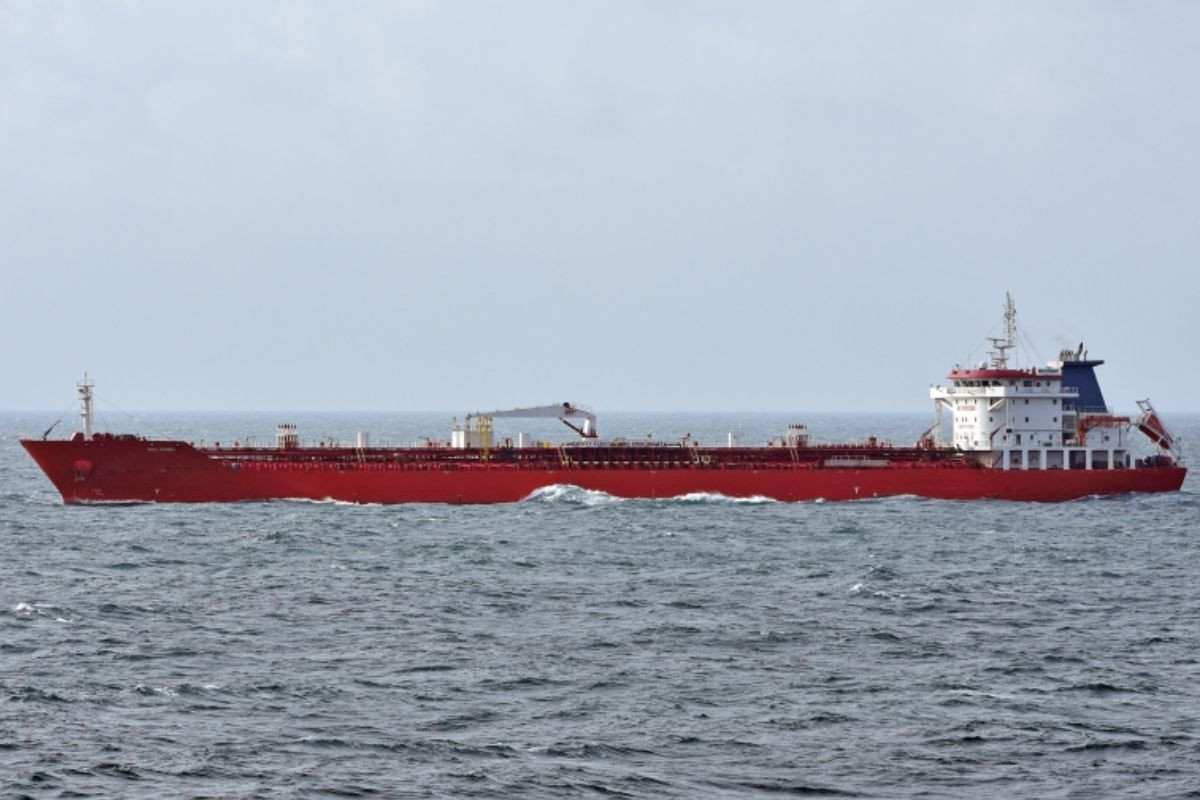 ABD'nin Hürmüz Boğazı'ndaki ablukasının başlamasının ardından Boğaz yönündeki iki tanker geri döndü