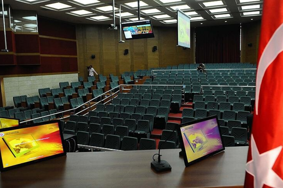 Akran zorbalığı yapan çocuğa 5 yıl 8 aya kadar hapis istemiyle dava