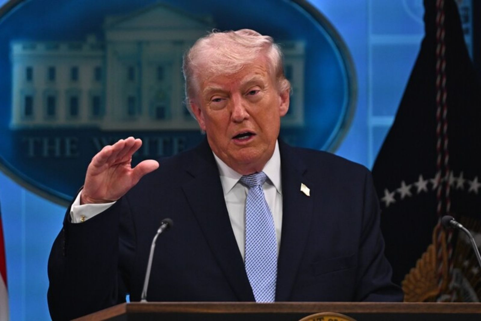 Wall Street Journal'da yer alan iddiaya göre Trump, müzakerelerdeki çıkmazı aşmak amacıyla İran'a sınırlı saldırıları değerlendiriyor