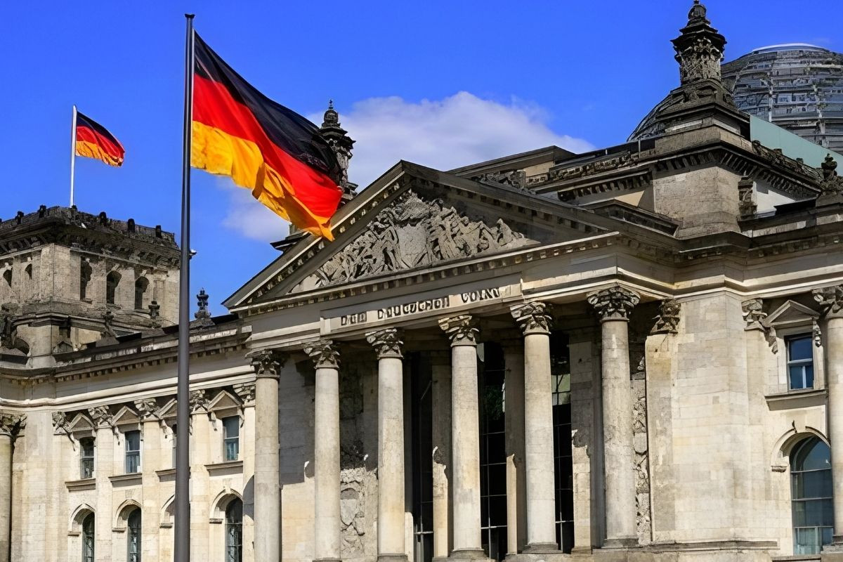 Almanya, savaş nedeniyle büyüme tahminini yarıya indirdi, enflasyon tahmini yükseldi