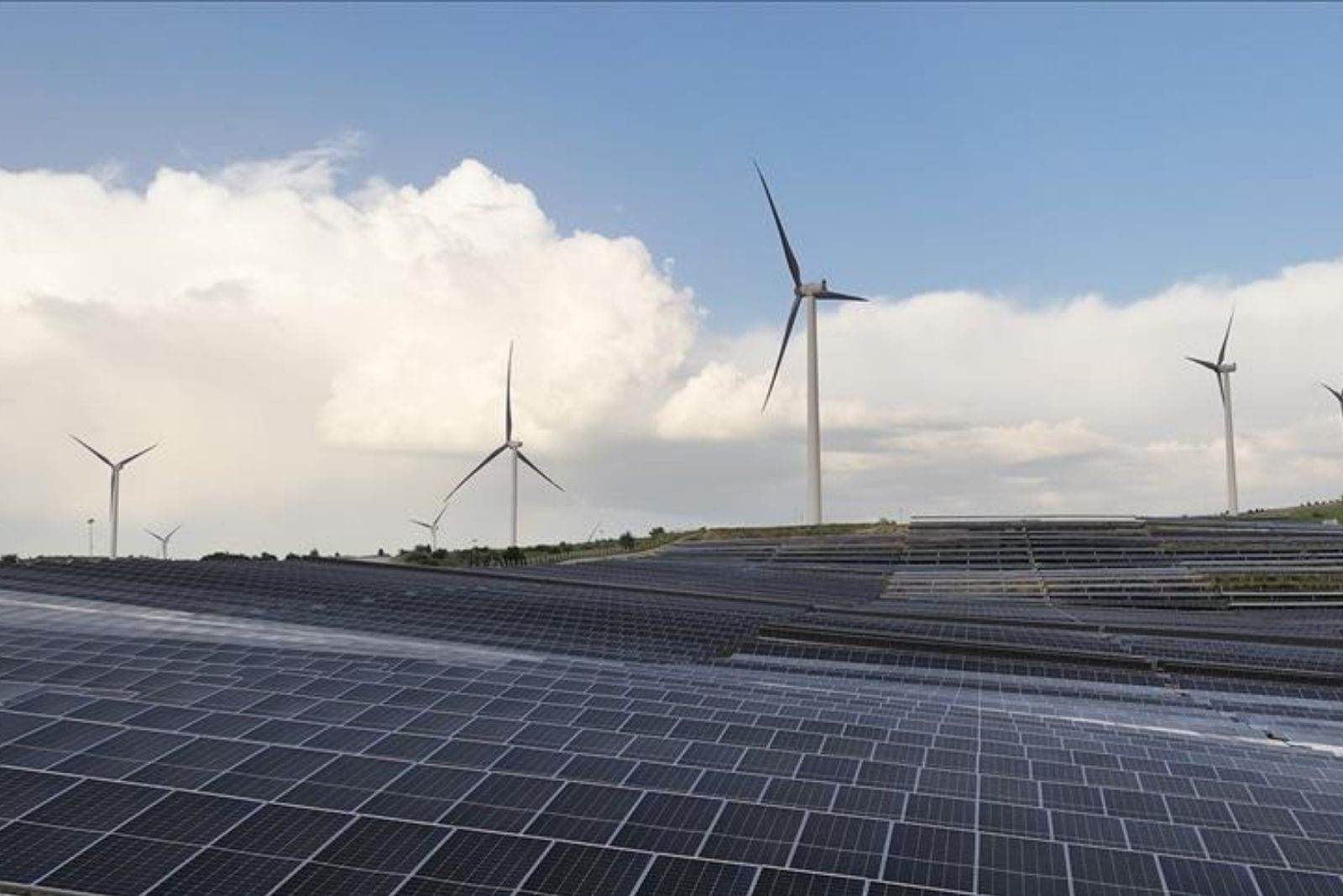 Elektrik üretimi şubat ayında yüzde 3,09 azaldı