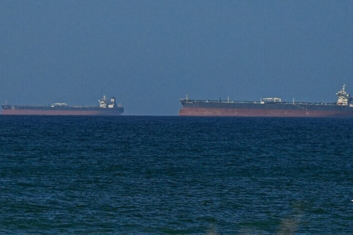 Hürmüz Boğazı'nda iki Hint gemisine ateş açıldı ve zorla geri döndürüldü