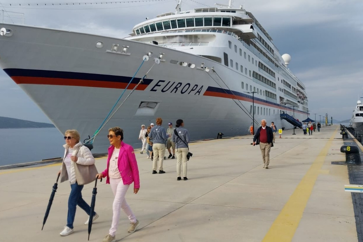 Muğla'nın Bodrum ilçesine, Europa adlı kruvaziyer 357 yolcu getirdi