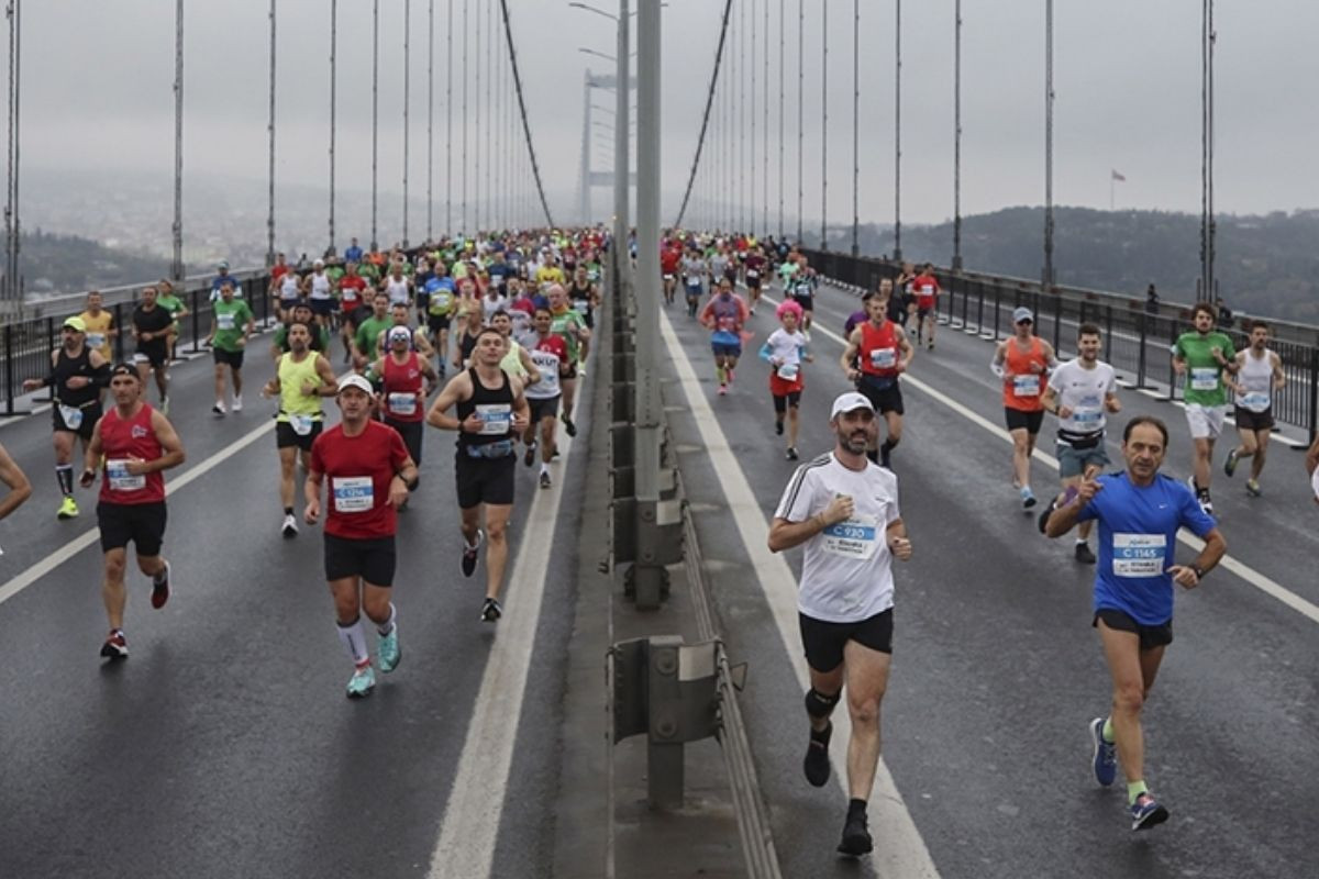 İstanbul'da yarın maraton nedeniyle bazı yollar trafiğe kapatılacak