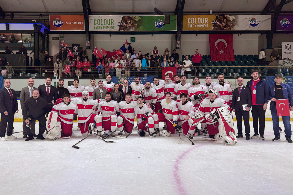 Buz Hokeyi Erkek A Milli Takımı, Buz Hokeyi Dünya Şampiyonası'nda altın madalya kazandı