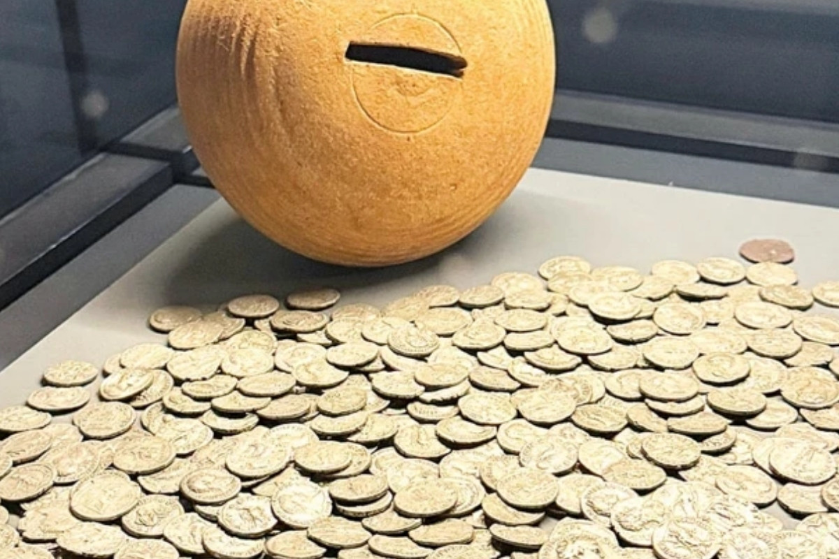 Side Antik Kenti’nde 18 yüzyıl kırılmadan kalmış Roma kumbarasından 495 gümüş sikke çıktı