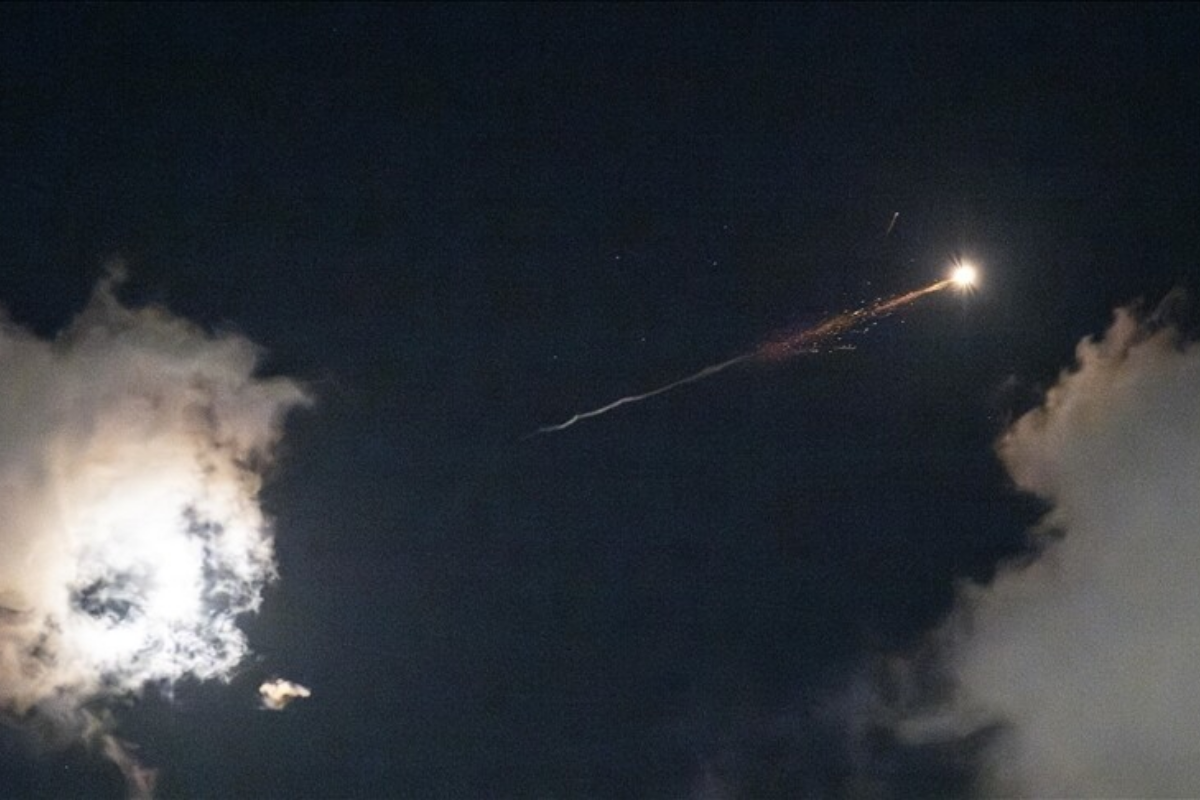 İran basınında çıkan haberlere göre silahlı kuvvetler ABD'ye ait bazı savaş gemilerine İHA saldırısı düzenledi