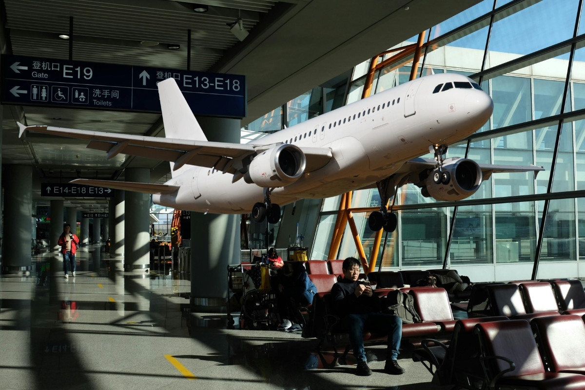 Savaşın etkisiyle Avrupa’da jet yakıtı stokları eridi havayolları gidiş dönüş yakıtıyla uçmaya başladı