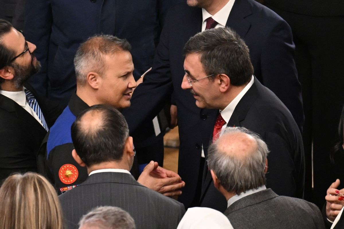 Cumhurbaşkanı Yardımcısı Cevdet Yılmaz enflasyon tahmini için Merkez Bankası'nı işaret etti, ekonominin yeni şartlara hazırlandığını söyledi