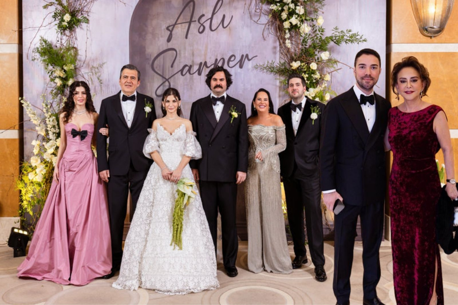 İş dünyası Sarper Özlenir ile Aslı Aydede'nin düğününde buluştu