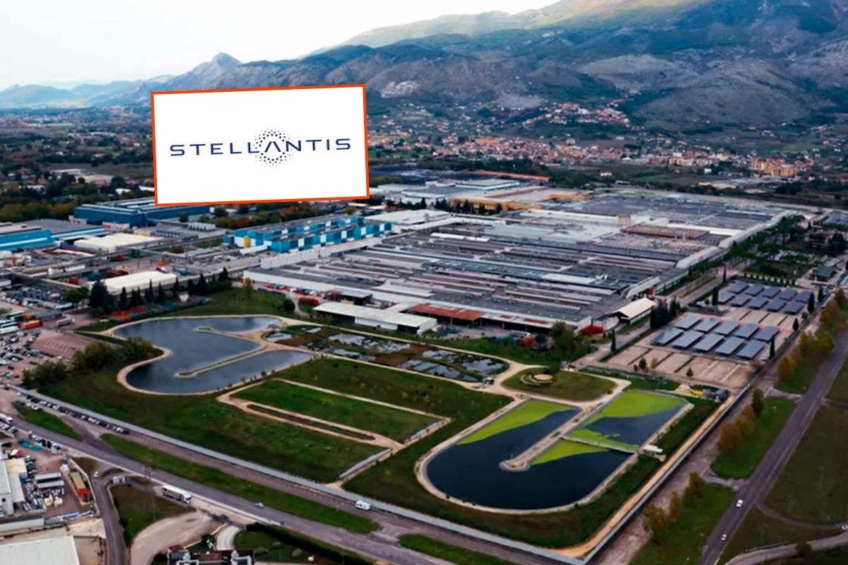 Otomotiv devi Stellantis, Avrupa'daki dört fabrikasını satışa çıkarıyor