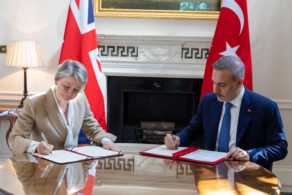 Türkiye ve İngiltere arasında Stratejik Ortaklık Çerçeve Belgesi imzalandı