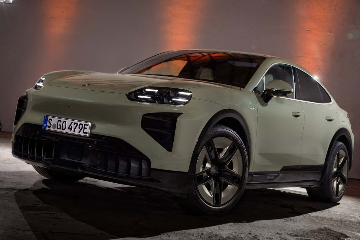 Porsche, şimdiye kadarki en güçlü otomobilini tanıttı