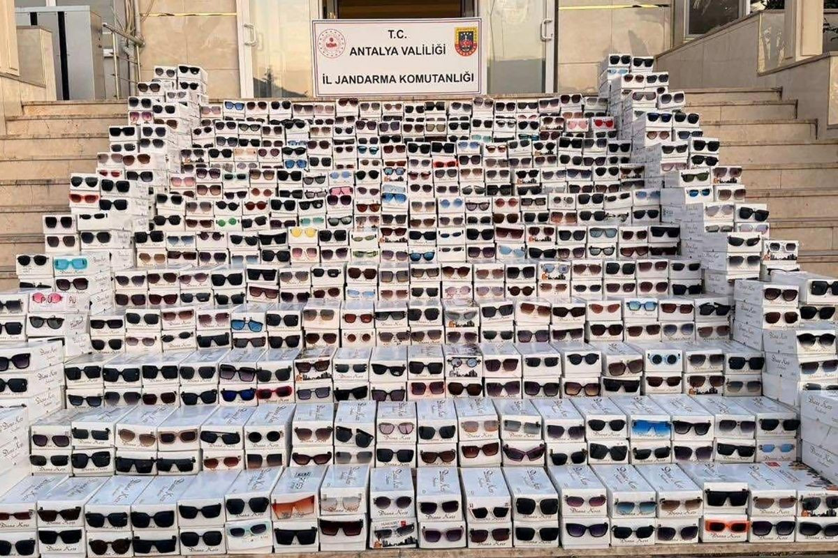 Yaklaşık 20 milyon lira değerinde 20 bin gözlük ele geçti