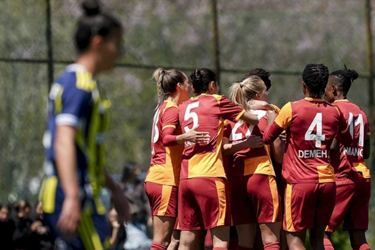 Erkeklerden sonra kadınlarda da, Galatasaray Gain, Fenerbahçe arsaVev'i 3-2 mağlup etti