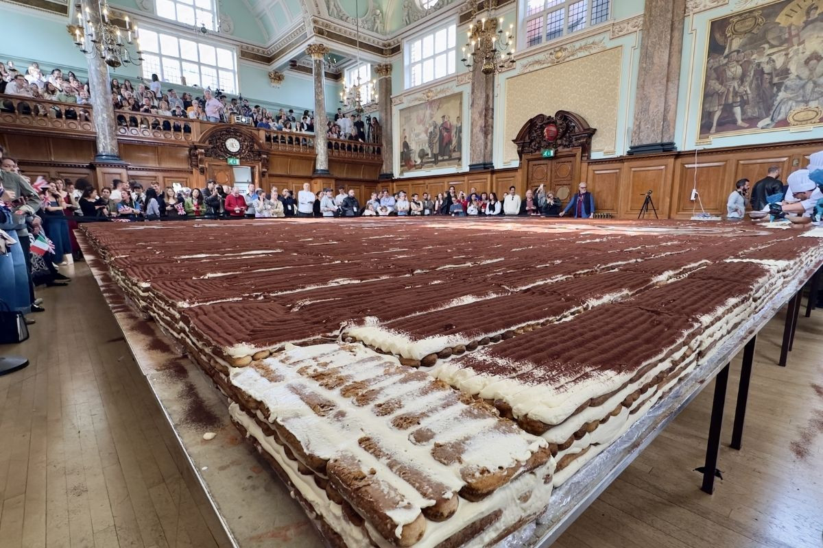 Londra'da 'en uzun tiramisu' dünya rekoru kırıldı