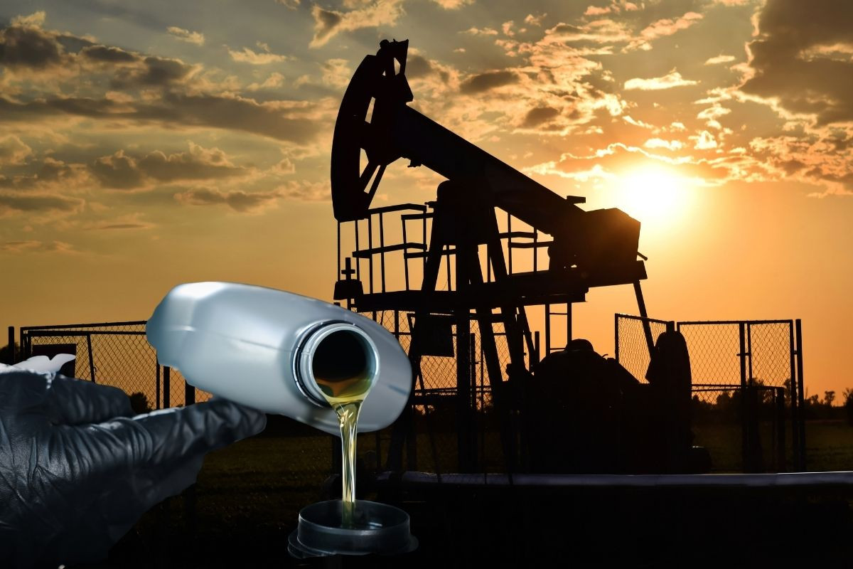 Hürmüz Boğazı’nda süren kriz, brent petrolün varilini 105 dolar seviyesine taşıdı