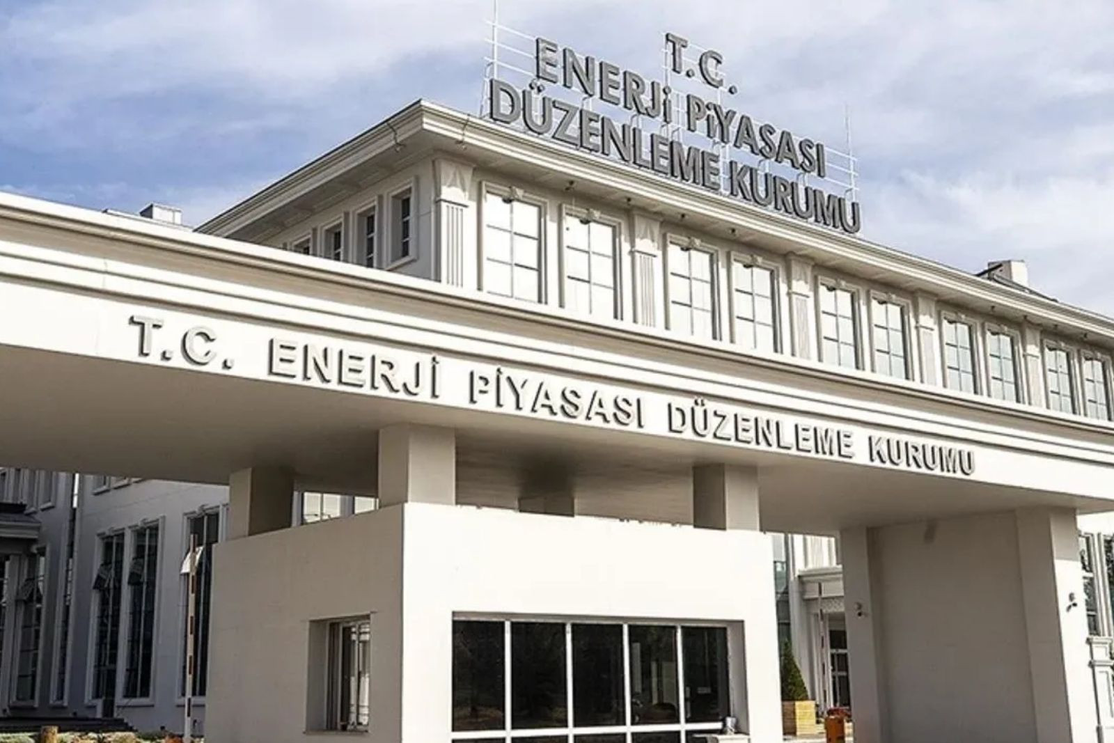 Enerji Piyasası Düzenleme Kurumu lisans ve yaptırım çerçevesini güncelledi