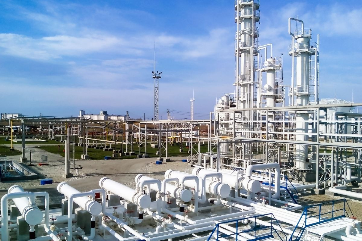 Hürmüz Boğazı krizi petrol arz endişesini artırdı ve fiyatlar yüzde 5'ten fazla arttı