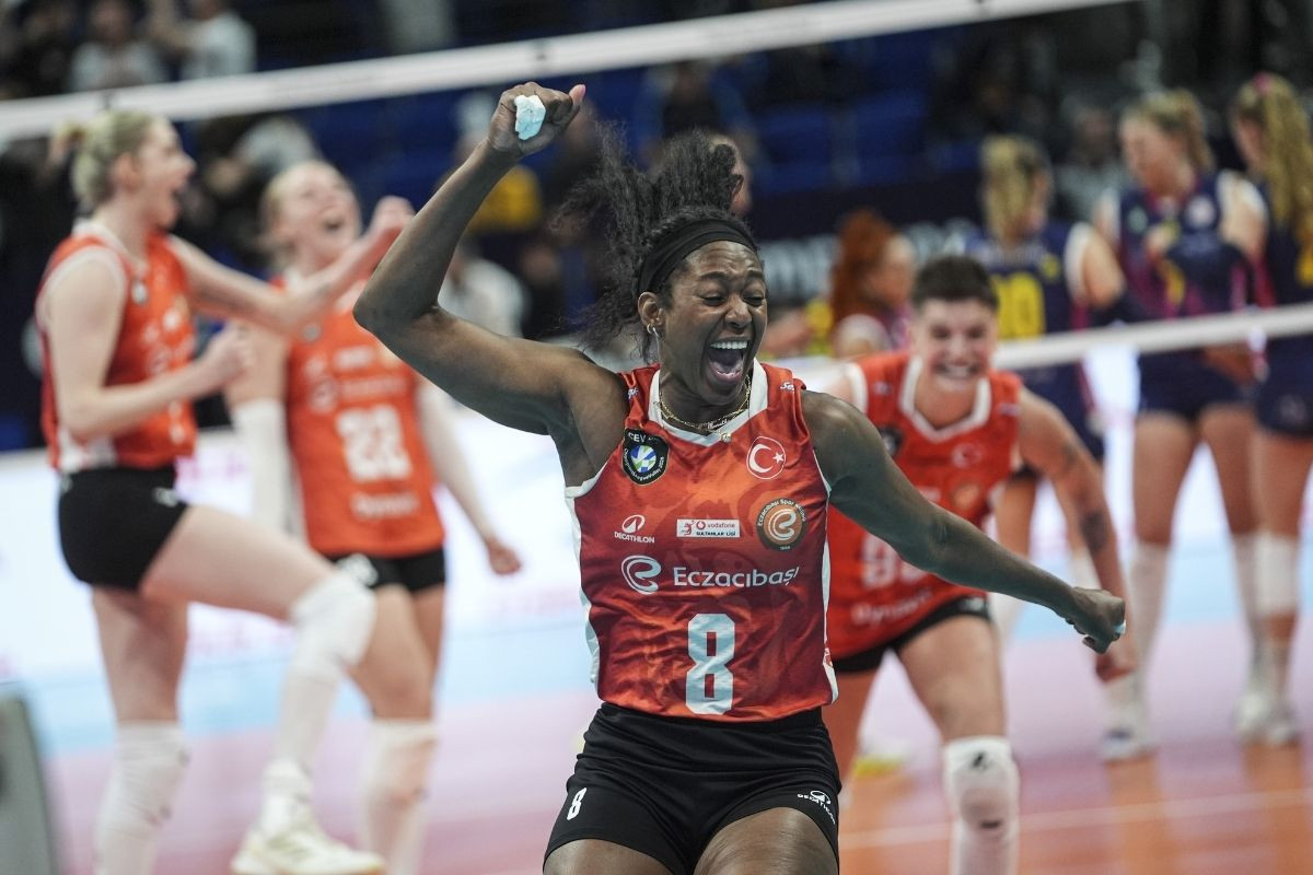 Voleybol Kadınlar CEV Zeren Group Şampiyonlar Ligi finalinde Eczacıbaşı Dynavit ve VakıfBank karşı karşıya gelecek