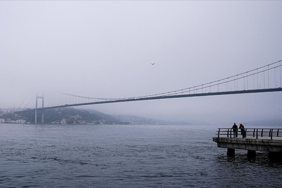 İstanbul Boğazı'nda arızalanan gemi nedeniyle deniz trafiği geçici askıya alındı