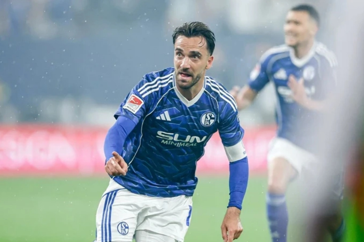 Schalke 04’ü yeniden zirveye taşıyan gol Kenan Karaman’dan geldi