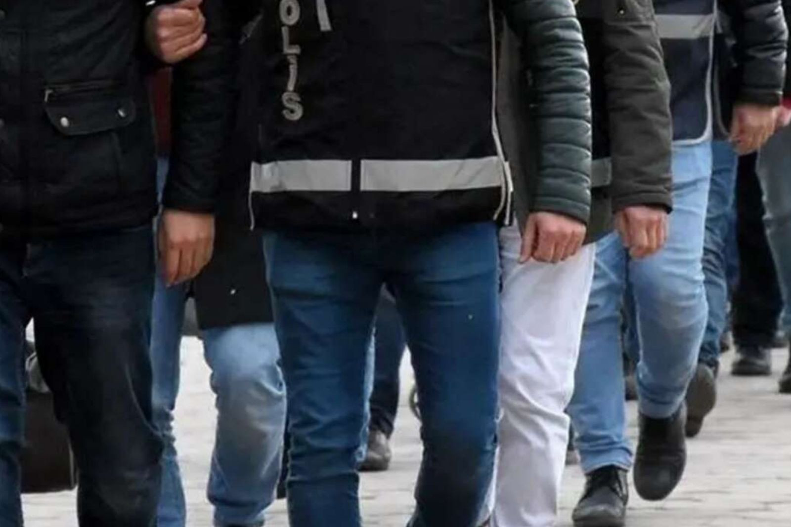 'Sahte belgeli ikamet izni' operasyonunda 31 şüpheli gözaltına alındı