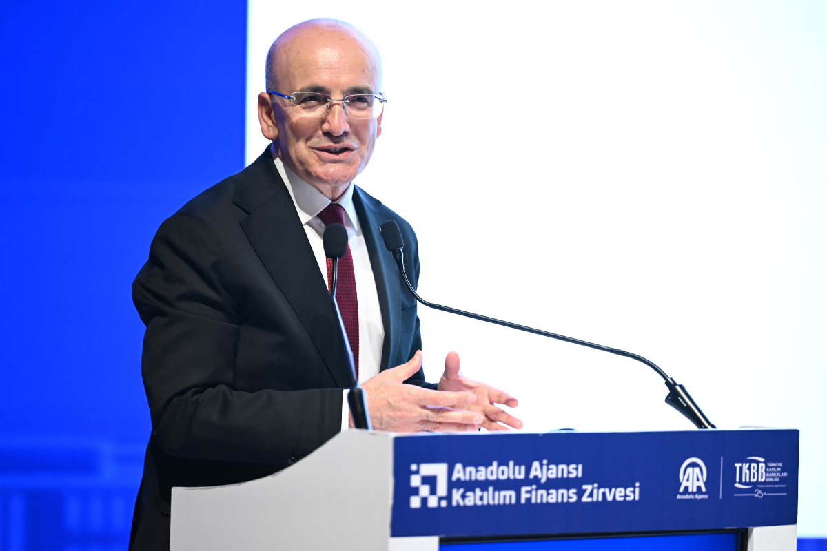 Hazine ve Maliye Bakanı Mehmet Şimşek, benzin hesabı üzerinden programın faydalarını anlattı