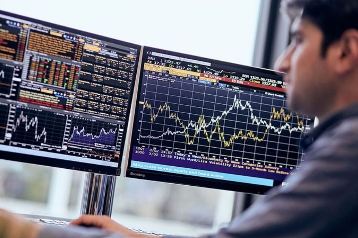 Yabancı yatırımcılar üç hafta sonra hisse ve tahvil piyasasında yeniden satışa geçti