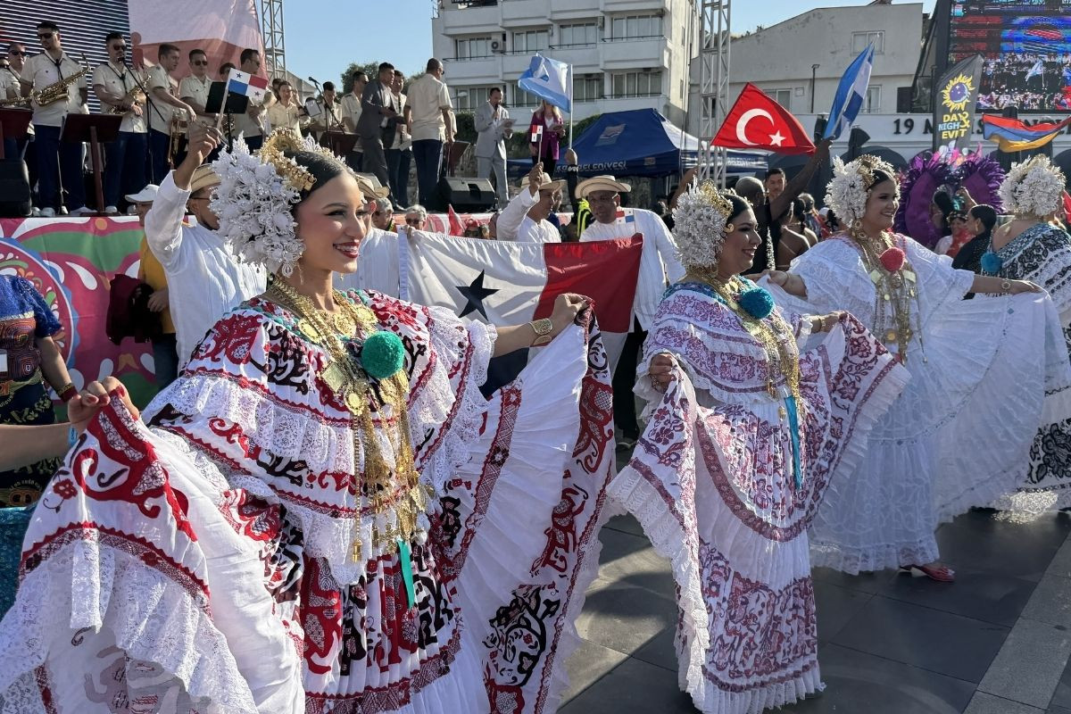 Marmaris'te 'Latin rüzgarı' esti