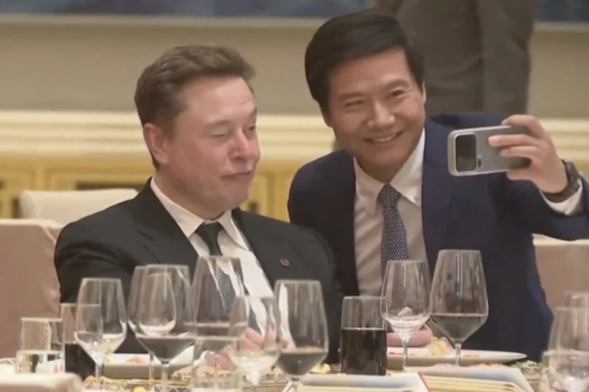 Xiaomi CEO'su Lei Jun, Trump'ın Çin ziyaretine eşlik eden Elon Musk ile selfie çektirdi