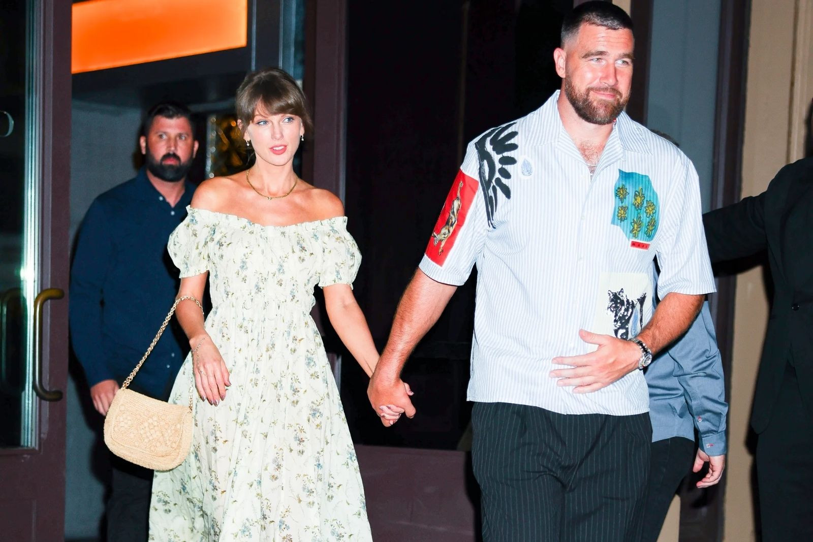 Düğün hazırlıkları devam eden Taylor Swift ve Travis Kelce çifti romantik yemekte