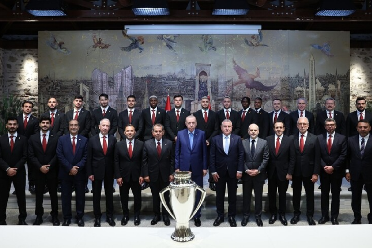 Cumhurbaşkanı Erdoğan, Süper Lig şampiyonu Galatasaray Futbol Takımı'nı kabul etti