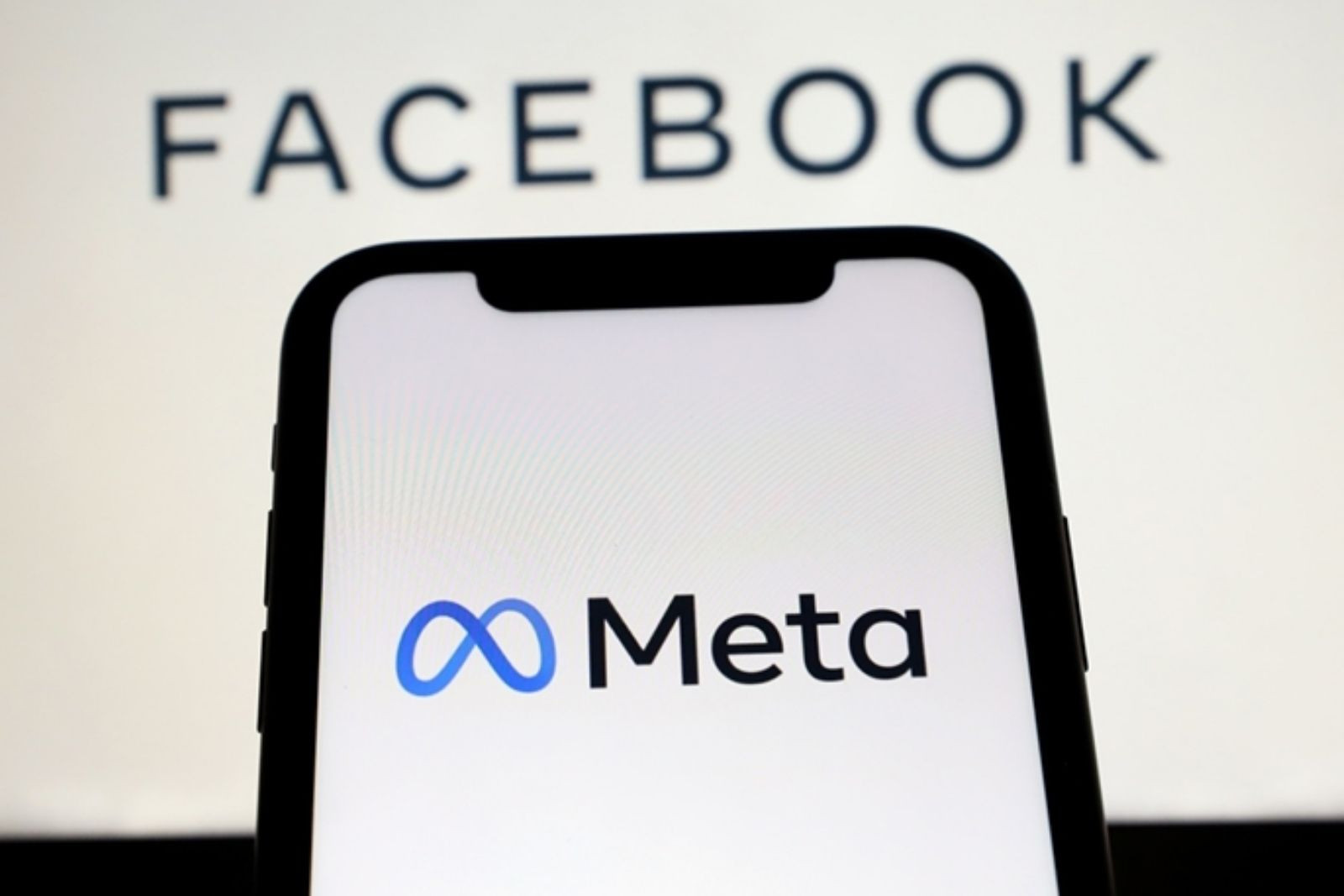 Meta 8 bin çalışanını, şirketin yapay zekâ harcamalarının artması nedeniyle işten çıkarıyor