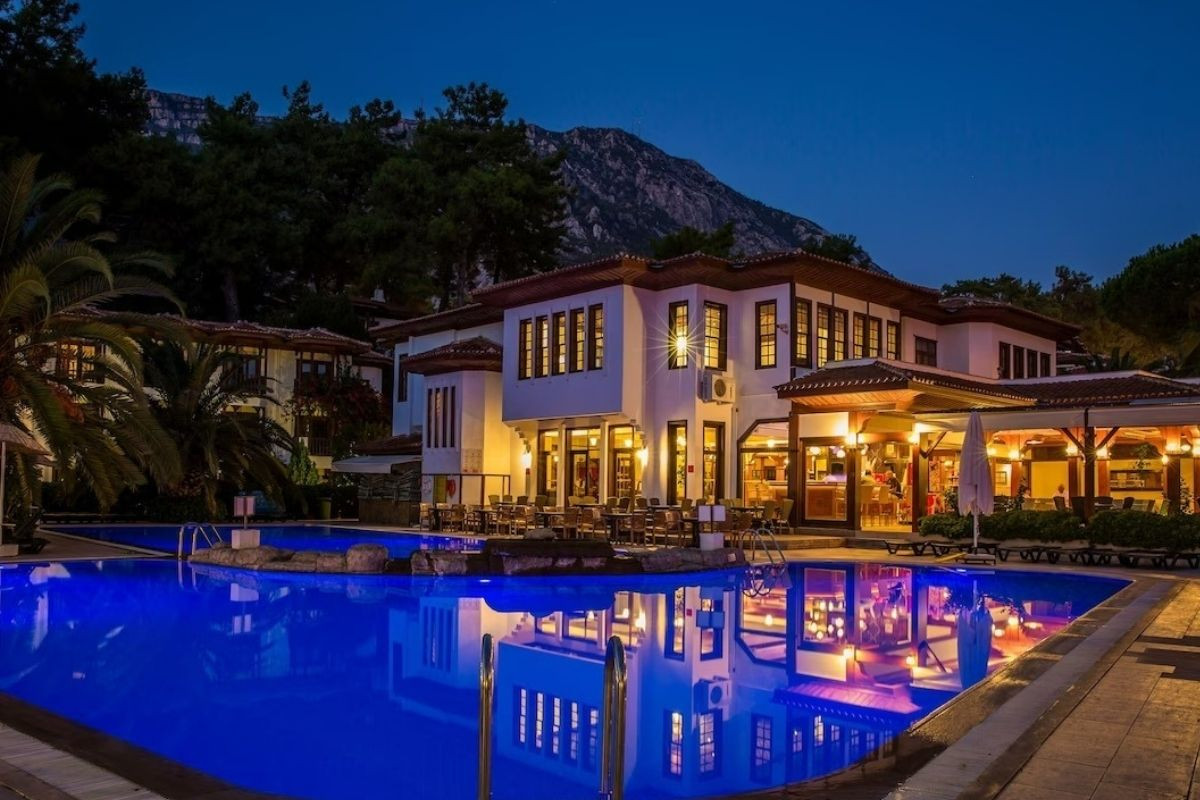 Muğla’da yeni yangın yönetmeliği yönünden denetlenen 1213 tesisten sadece 473’ü güvenli çıktı, denetimden geçemeyen işletmelerin kapanma riski var