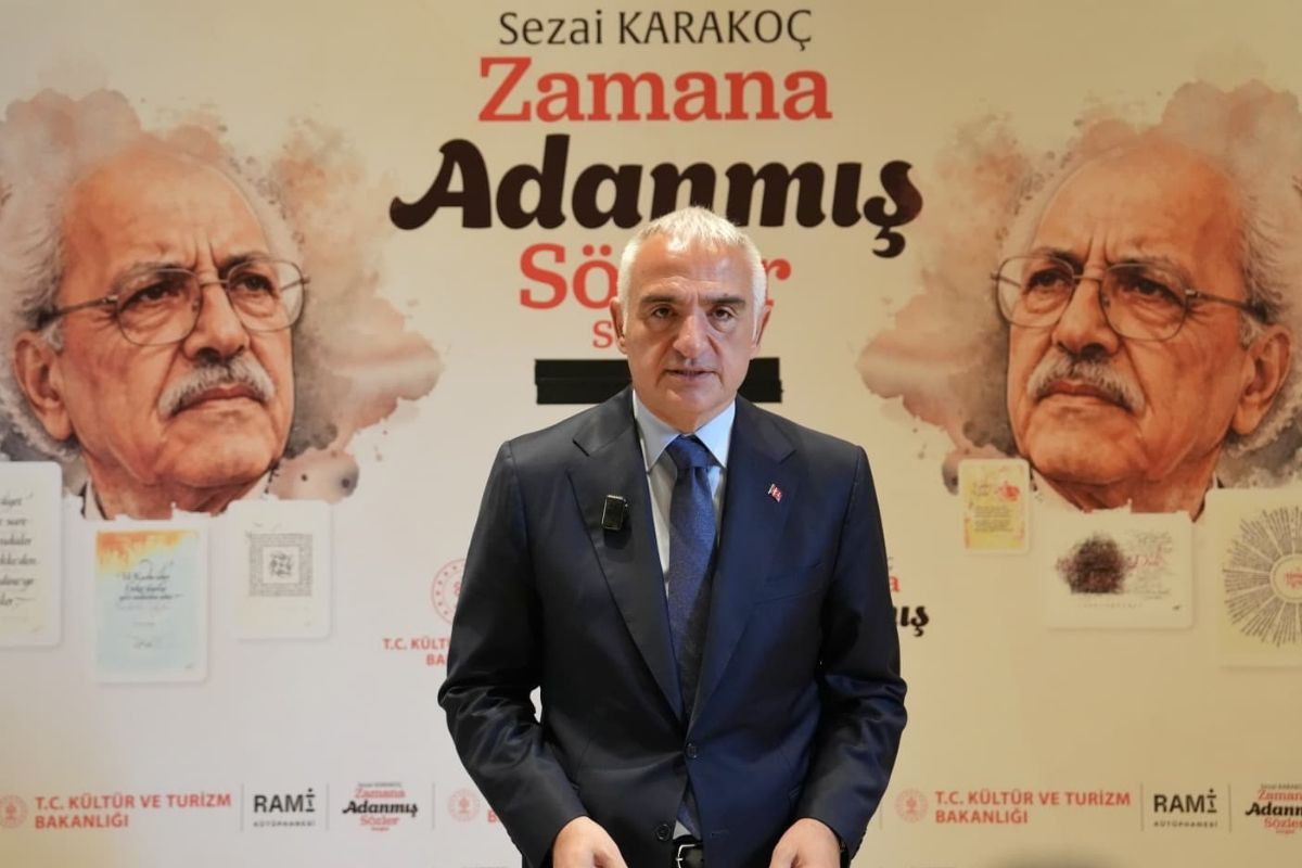 Sezai Karakoç’un daha önce hiç gün yüzüne çıkmamış gizli arşivi ‘Zamana Adanmış Sözler’ sergisinde