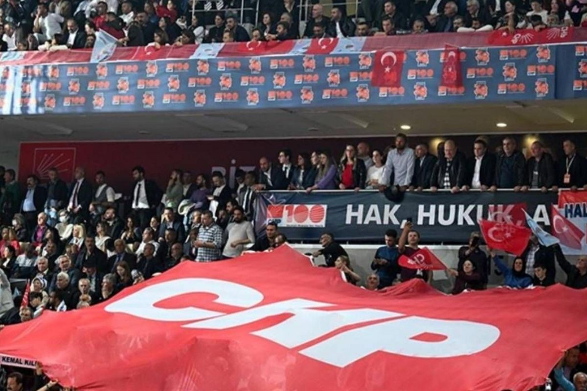 CHP'li 111 milletvekilinden olağanüstü kurultay tarihiyle ilgili açıklama
