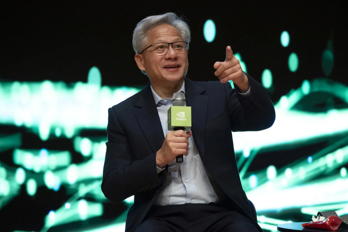 NVIDIA CEO'su Jensen Huang'dan 'yapay zeka' korkusuna karşı 'Yazılım şirketi sahibi olmak için harika bir dönem' çıkışı