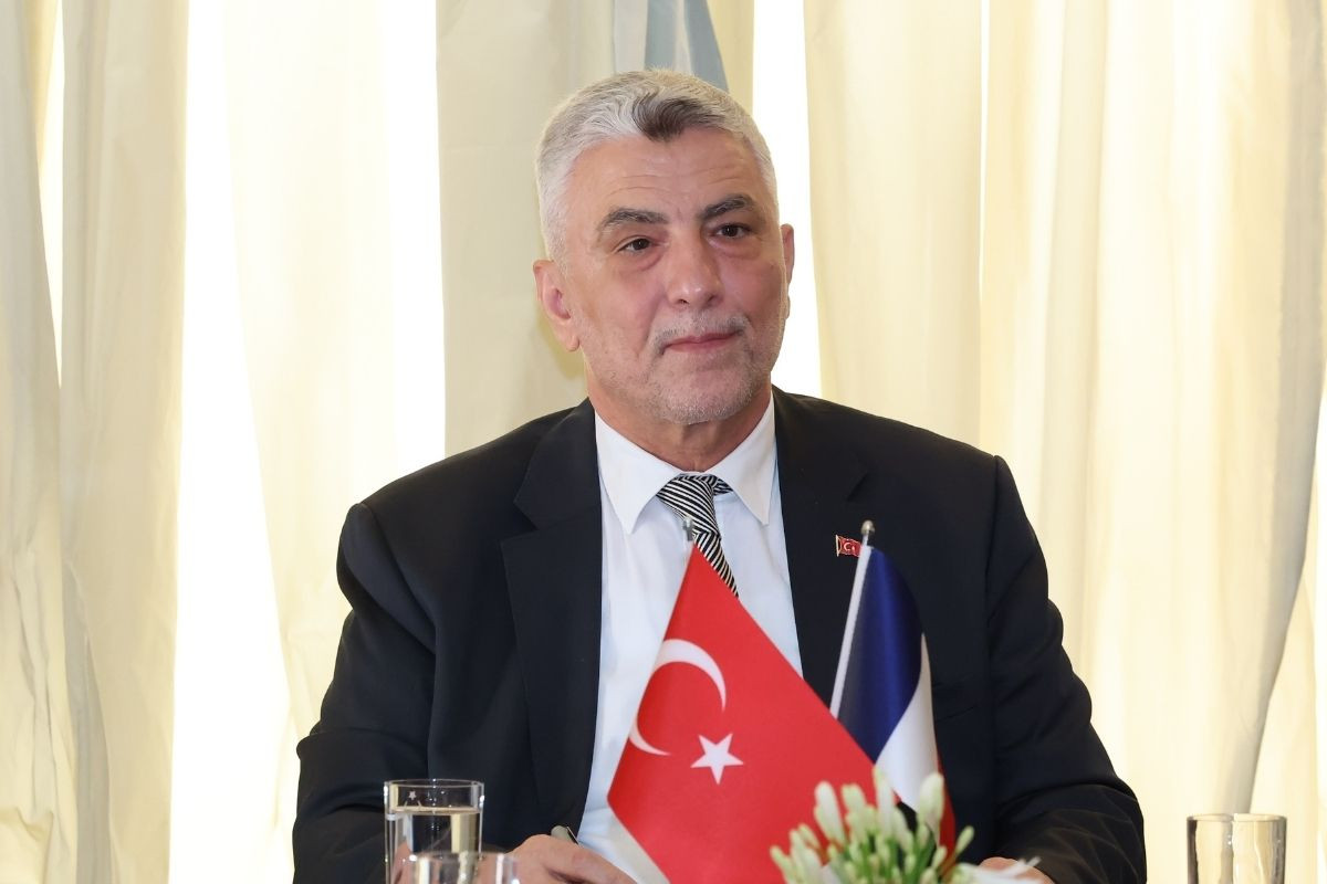 Ticaret Bakanı Ömer Bolat, Paris'te Fransız iş dünyası temsilcileriyle buluştu