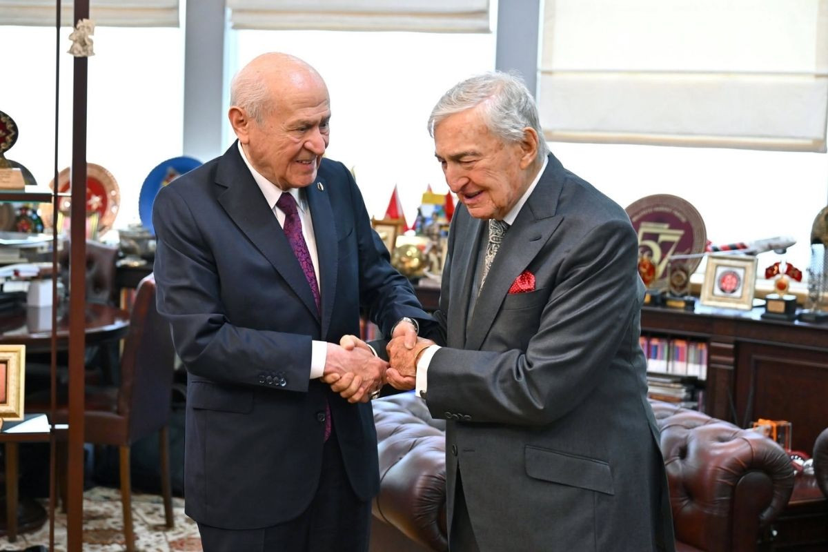MHP lideri Devlet Bahçeli, anlattığı fıkra nedeniyle hakkında soruşturma başlatılan Rahmi Koç'a destek verdi