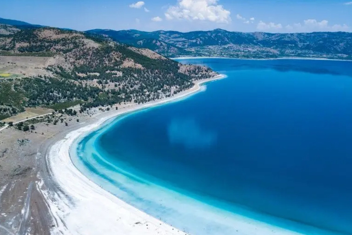 Mars’taki Jezero Krateri’ne benzerliğiyle dikkat çeken Salda Gölü’ne 30 milyon liralık bilim merkezi desteği
