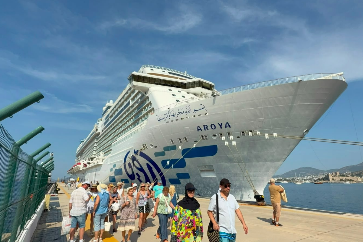 Bodrum'a kruvaziyerle son 15 günde 10 bin 852 turist geldi