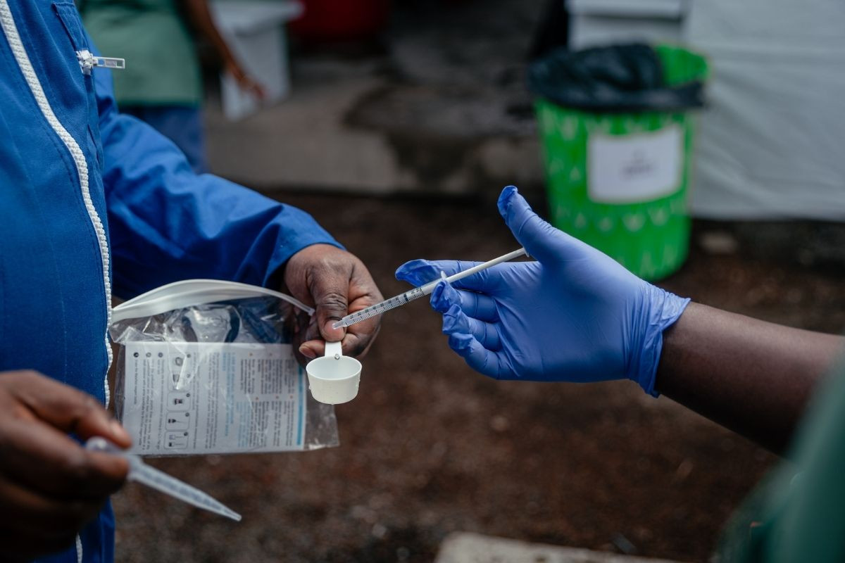 DSÖ'den Ebola virüsü ile ilgili 'Kontrol edemiyoruz' açıklaması