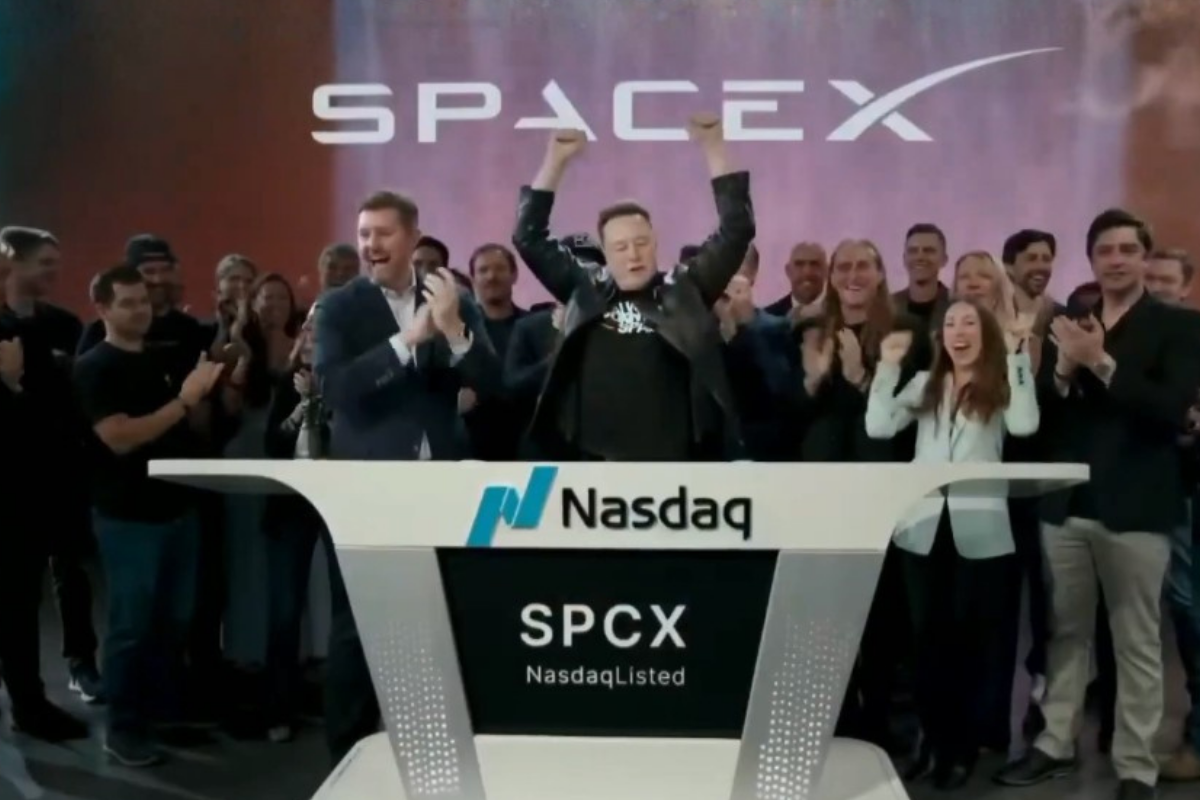 Dünyanın en büyük halka arzı olarak gösterilen SpaceX için Nasdaq'da gongu Elon Musk çaldı