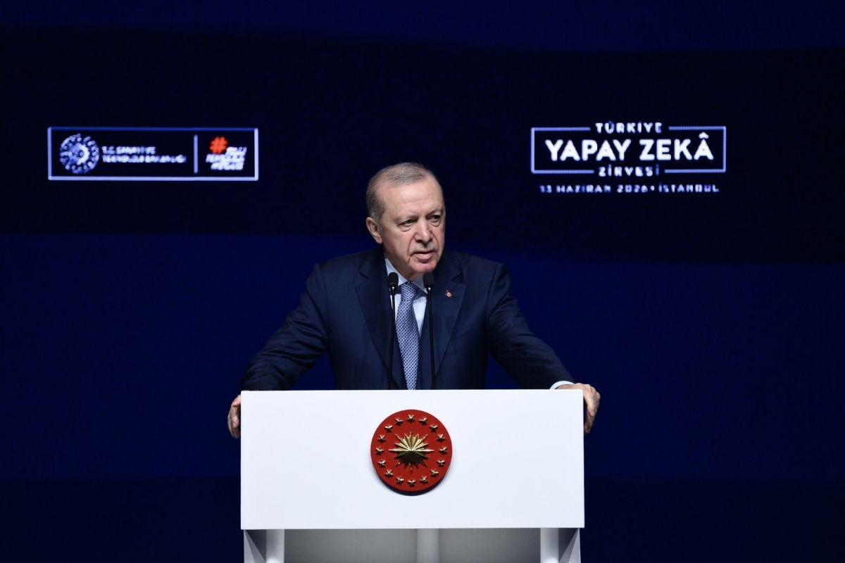Cumhurbaşkanı Erdoğan'dan Ordinaryus Profesör Cahit Arf'ın 67 yıl önceki sözüyle yapay zeka analizi