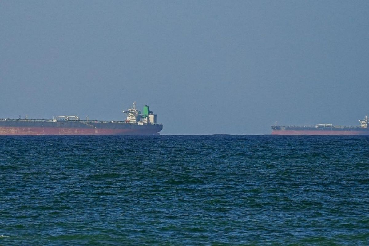 Trump, Hürmüz Boğazı'ndan tanker geçişlerinin başladığını bildirdi