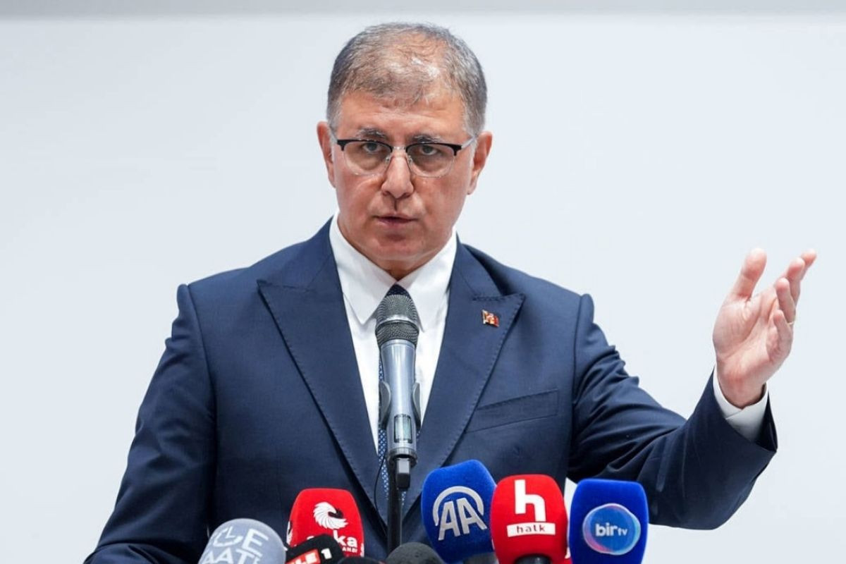 İzmir Büyükşehir Belediye Başkanı Cemil Tugay, CHP'den istifa etti